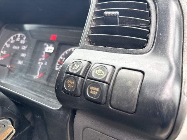 エルフトラック トラック MT 後輪ダブル アイドリングストップ エアコン パワーウィンドウ 運転席エアバッグ(31枚目)