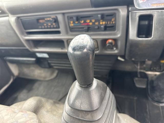 エルフトラック トラック MT 後輪ダブル アイドリングストップ エアコン パワーウィンドウ 運転席エアバッグ(35枚目)