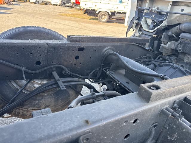 エルフトラック トラック MT 後輪ダブル ETC ナビ TV エアコン パワーウィンドウ 運転席エアバッグ CD USB Bluetooth(17枚目)