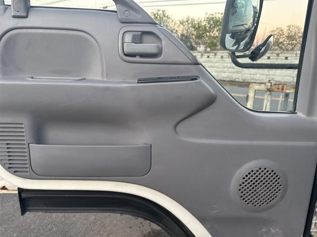 エルフトラック トラック MT 後輪ダブル アイドリングストップ 電動格納ミラー エアコン パワーウィンドウ 運転席エアバッグ(14枚目)