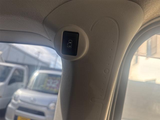 開け閉めラクラク電動スライドドア♪荷物が多いときなど大変助かりますね！