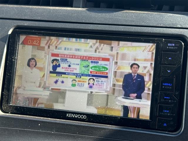 プリウス Sツーリングセレクション ETC バックカメラ ナビ TV アルミホイール LEDヘッドランプ ヘッドライトウォッシャー CVT スマートキー 電動格納ミラー 盗難防止システム CD USB Bluetooth 衝突安全ボディ(5枚目)