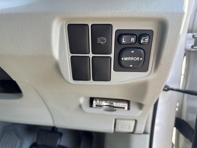 プリウス Sツーリングセレクション ETC バックカメラ ナビ TV アルミホイール LEDヘッドランプ ヘッドライトウォッシャー CVT スマートキー 電動格納ミラー 盗難防止システム CD USB Bluetooth 衝突安全ボディ(9枚目)