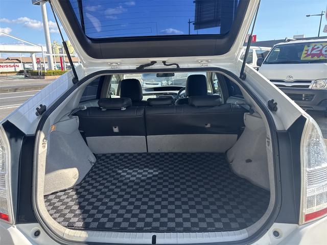 プリウス Sツーリングセレクション ETC バックカメラ ナビ TV アルミホイール LEDヘッドランプ ヘッドライトウォッシャー CVT スマートキー 電動格納ミラー 盗難防止システム CD USB Bluetooth 衝突安全ボディ(20枚目)