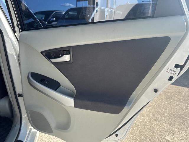 プリウス Sツーリングセレクション ETC バックカメラ ナビ TV アルミホイール LEDヘッドランプ ヘッドライトウォッシャー CVT スマートキー 電動格納ミラー 盗難防止システム CD USB Bluetooth 衝突安全ボディ(29枚目)