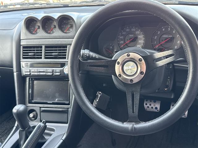 自ら操るハンドル！ドライバーの生命線です。お客様の目で実際にご確認ください。