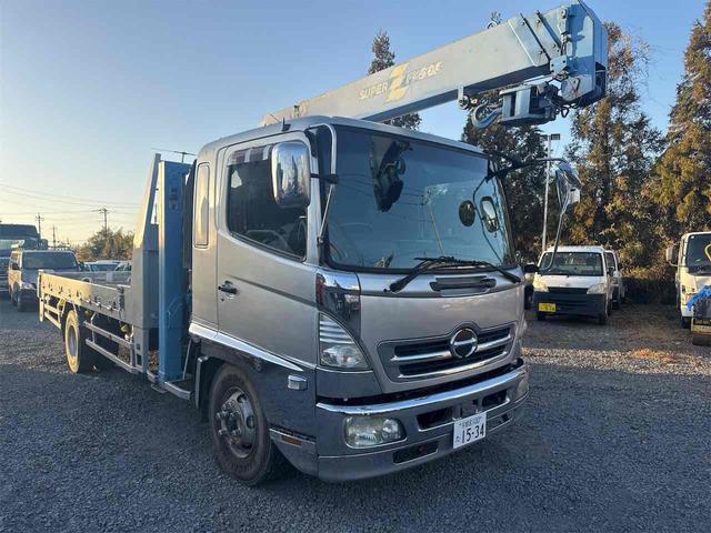 レンジャープロ 　トラック　ＭＴ　後輪ダブル　ＥＴＣ　エアコン　パワーウィンドウ　運転席エアバッグ　クレーン　ラジコン付きロングジャッキ　アルミボヂィ（4枚目）