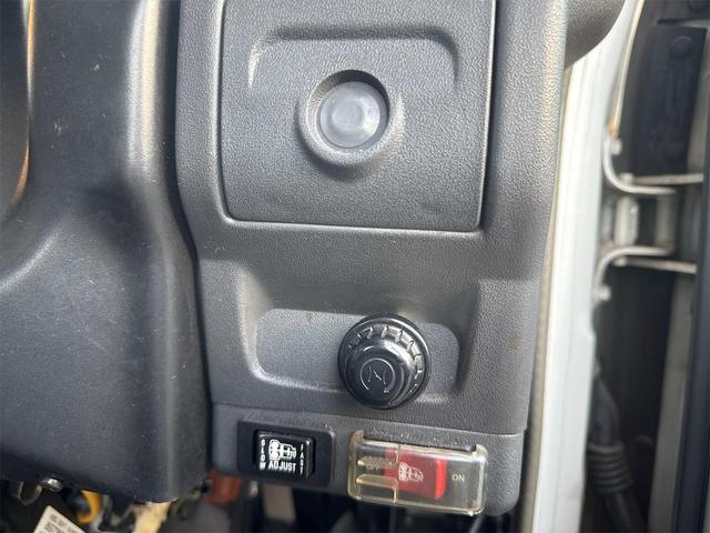 アトラストラック 　トラック　ＭＴ　後輪ダブル　アイドリングストップ　エアコン　パワーウィンドウ　運転席エアバッグ（33枚目）