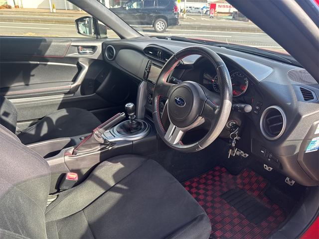 BRZ R バックカメラ ナビ TV MTHIDキーレスエントリー 電動格納ミラー アルミホイール 盗難防止システム 衝突安全ボディ ABS ESC CD DVD再生USBミュージックプレイヤー接続可ミッション6(30枚目)