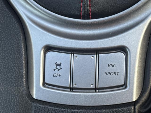 BRZ R バックカメラ ナビ TV MTHIDキーレスエントリー 電動格納ミラー アルミホイール 盗難防止システム 衝突安全ボディ ABS ESC CD DVD再生USBミュージックプレイヤー接続可ミッション6(50枚目)