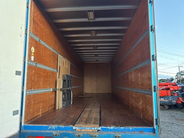 ヒノレンジャー 　ＭＴ　後輪ダブル　バックカメラ　電動格納ミラー　エアコン　パワーウィンドウ　運転席エアバッグ　ロングボヂィ．　車体サイズ長さ　１０８２ＣＭ　　幅　２４９　ｃｍ　高さ　３７６　ｃｍ　．ハイルーフキャビン（12枚目）