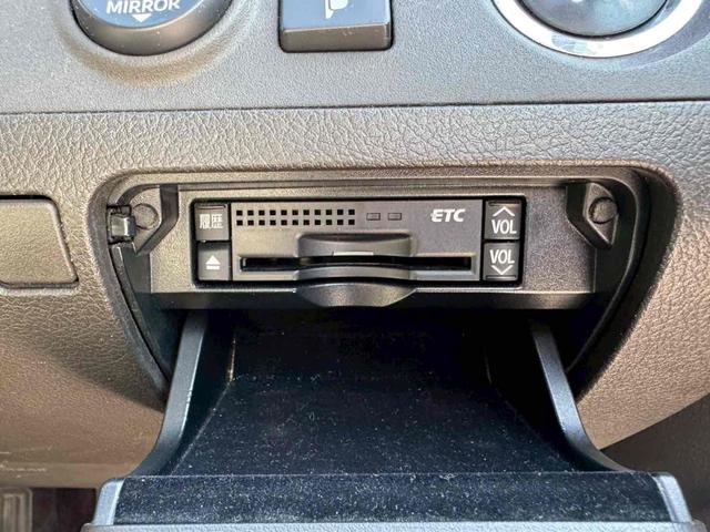 クラウン ２．５アスリート　ナビパッケージ　ＥＴＣ　オートクルーズコントロール　バックカメラ　ナビ　ＴＶ　アルミホイール　ＨＩＤ　ＡＴ　スマートキー　電動格納ミラー　盗難防止システム　パワーシート　ＣＤ　ＤＶＤ再生　ＭＤ（10枚目）