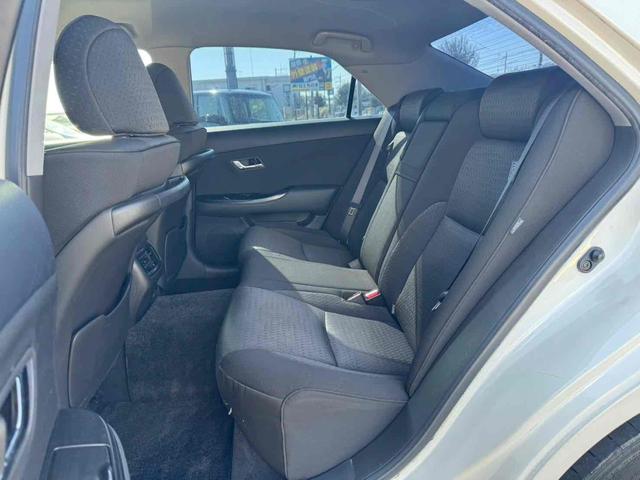 クラウン ２．５アスリート　ナビパッケージ　ＥＴＣ　オートクルーズコントロール　バックカメラ　ナビ　ＴＶ　アルミホイール　ＨＩＤ　ＡＴ　スマートキー　電動格納ミラー　盗難防止システム　パワーシート　ＣＤ　ＤＶＤ再生　ＭＤ（16枚目）