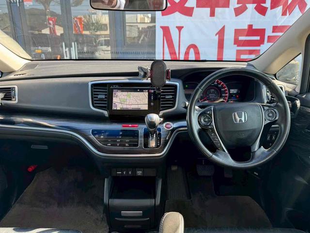 オデッセイ アブソルート ETC バックカメラ ナビ TV オートクルーズコントロール 衝突被害軽減システム 両側電動スライドドア オートライト LEDヘッドランプ スマートキー アイドリングストップ 3列シート CVT(5枚目)