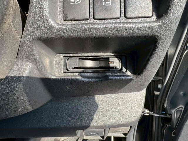 ハイエースワゴン GL ETC バックカメラ ナビ TV レーンアシスト 衝突被害軽減システム 電動スライドドア オートマチックハイビーム スマートキー 電動格納ミラー 後席モニター AT CD USB(10枚目)