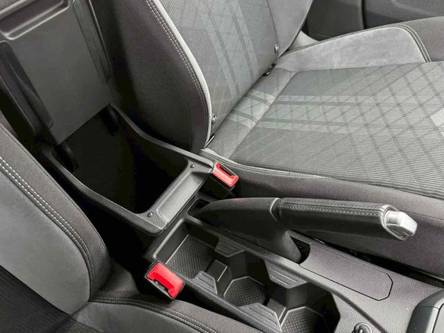 ポロ TSI Rライン ドライブレコーダー バックカメラ ナビ クリアランスソナー オートクルーズコントロール パークアシスト 衝突被害軽減システム アルミホイール オートライト LEDヘッドランプ スマートキー(39枚目)