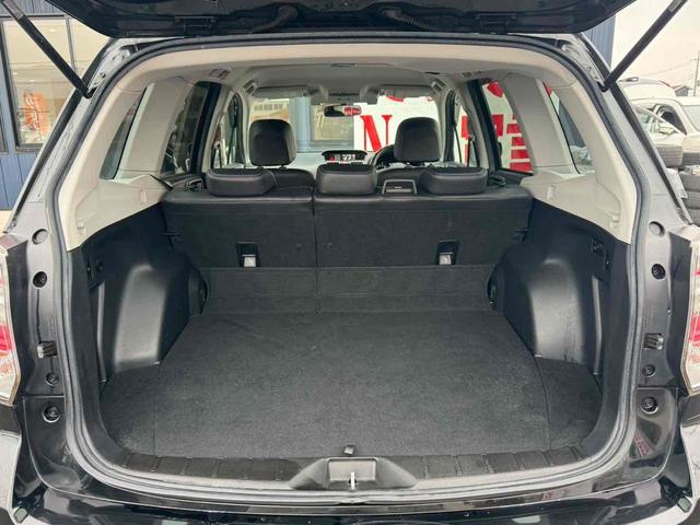 フォレスター Ｓ－リミテッド　４ＷＤ　ＥＴＣ　バックカメラ　オートクルーズコントロール　レーンアシスト　パワーシート　衝突被害軽減システム　ナビ　ＴＶ　オートライト　ＬＥＤヘッドランプ　アルミホイール　スマートキー（4枚目）