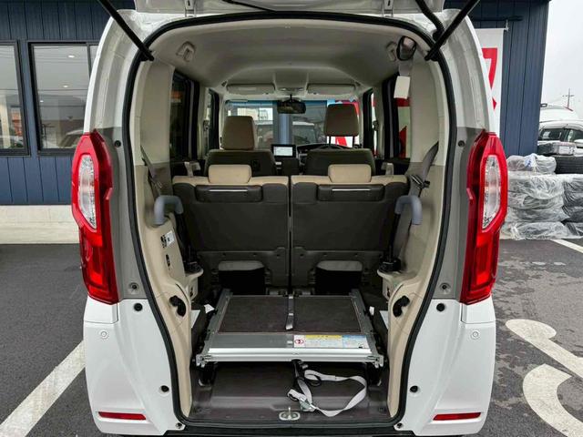 Ｎ－ＢＯＸ Ｇ・スロープＬホンダセンシング　福祉車輌　ＥＴＣ　バックカメラ　両側電動スライドドア　ナビ　クリアランスソナー　オートクルーズコントロール　レーンアシスト　衝突被害軽減システム　オートライト　ＬＥＤヘッドランプ　スマートキー（4枚目）