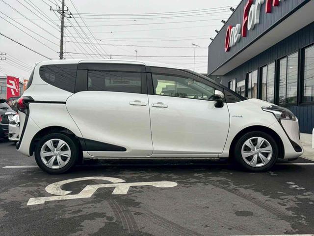 シエンタ ハイブリッド　ファンベースＧ　ＥＴＣ　ナビ　ＴＶ　オートクルーズコントロール　レーンアシスト　衝突被害軽減システム　両側電動スライドドア　オートマチックハイビーム　スマートキー　電動格納ミラー　シートヒーター　ＣＶＴ　ＣＤ（2枚目）