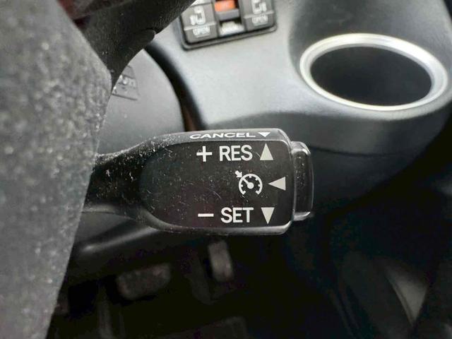 シエンタ ハイブリッド　ファンベースＧ　ＥＴＣ　ナビ　ＴＶ　オートクルーズコントロール　レーンアシスト　衝突被害軽減システム　両側電動スライドドア　オートマチックハイビーム　スマートキー　電動格納ミラー　シートヒーター　ＣＶＴ　ＣＤ（15枚目）