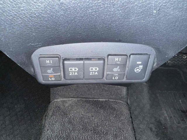 シエンタ ハイブリッド　ファンベースＧ　ＥＴＣ　ナビ　ＴＶ　オートクルーズコントロール　レーンアシスト　衝突被害軽減システム　両側電動スライドドア　オートマチックハイビーム　スマートキー　電動格納ミラー　シートヒーター　ＣＶＴ　ＣＤ（16枚目）