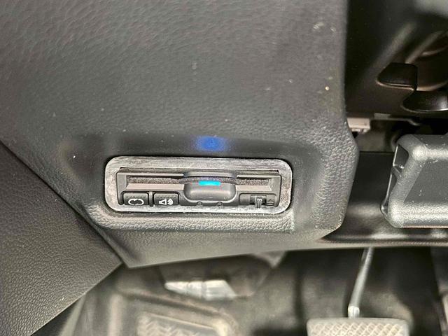 フィット １３Ｇ・Ｆパッケージ　ＥＴＣ　バックカメラ　ナビ　ＴＶ　アルミホイール　スマートキー　アイドリングストップ　ＣＶＴ　盗難防止システム　衝突安全ボディ　ＡＢＳ　ＥＳＣ　ＣＤ　ＤＶＤ再生　ＵＳＢ　Ｂｌｕｅｔｏｏｔｈ　エアコン（10枚目）