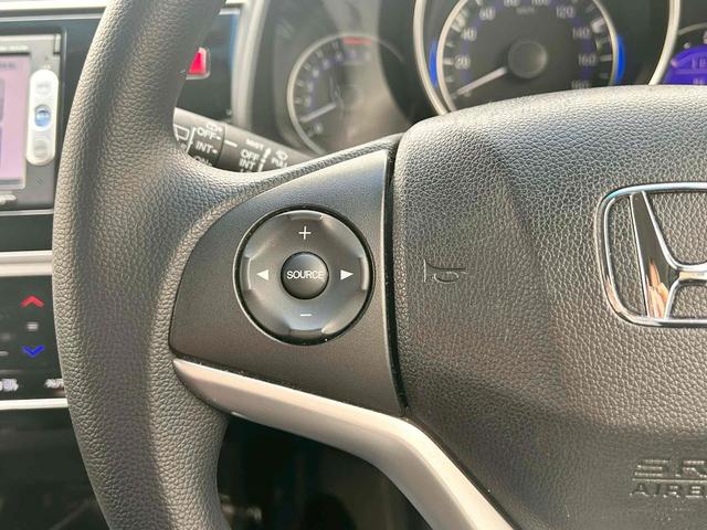 フィット １３Ｇ・Ｆパッケージ　ＥＴＣ　バックカメラ　ナビ　ＴＶ　アルミホイール　スマートキー　アイドリングストップ　ＣＶＴ　盗難防止システム　衝突安全ボディ　ＡＢＳ　ＥＳＣ　ＣＤ　ＤＶＤ再生　ＵＳＢ　Ｂｌｕｅｔｏｏｔｈ　エアコン（15枚目）