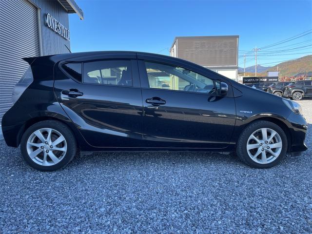 アクア Ｇブラックソフトレザーセレクション　純正ＳＤナビ　バックカメラ　禁煙車　スマートキー　ＬＥＤヘッドライト　ＥＴＣ　オートエアコン　Ｂｌｕｅｔｏｏｔｈ　フルセグ（10枚目）