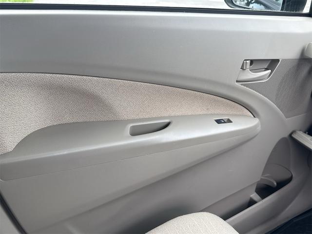 ステラ Ｌ　Ｗエアバッグ　フルフラットシート　ＡＵＴＯエアコン　ＰＷ　電格ミラー　運転席エアバック　盗難防止　キーレスキー　衝突安全ボディ　パワステ　ＡＢＳ　ベンチシート　アイドルストップ（24枚目）