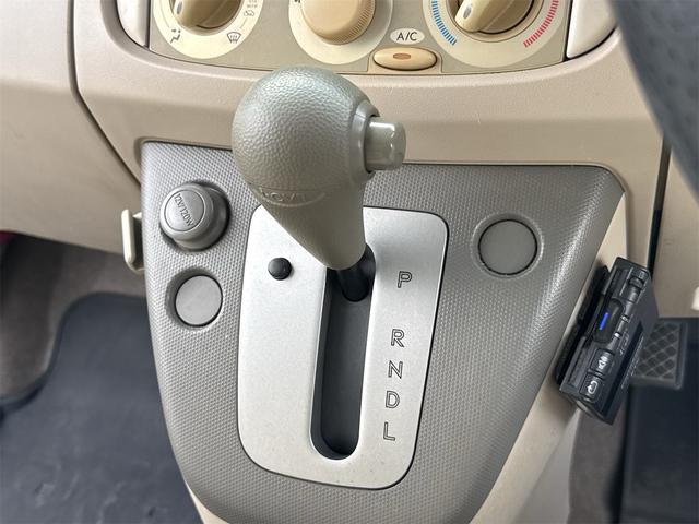 ステラ ＬＳ　電格ミラー　キーレス　パワーウィンドウ　パワーステアリング　ＥＴＣ　盗難防止システム　衝突安全ボディ　ＡＢＳ　ベンチシート　オートエアコン（13枚目）