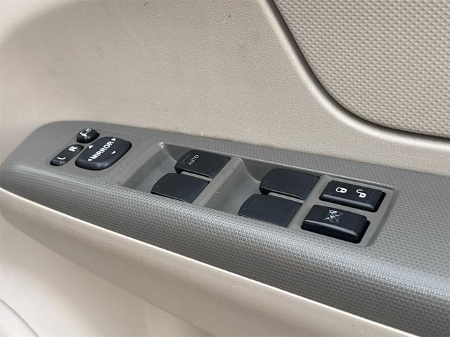 ステラ ＬＳ　電格ミラー　キーレス　パワーウィンドウ　パワーステアリング　ＥＴＣ　盗難防止システム　衝突安全ボディ　ＡＢＳ　ベンチシート　オートエアコン（20枚目）
