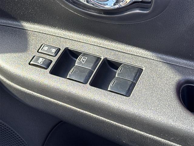 マーチ 12X 30thハピネス 電動格納ミラー パワーステアリング 衝突安全ボディ パワーウィンドウ ETC ABS ナビ 盗難防止システム エアコン(18枚目)