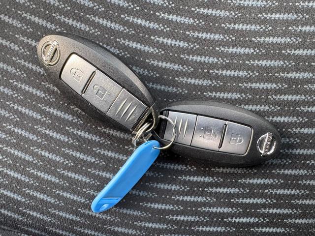 マーチ 12X 30thハピネス 電動格納ミラー パワーステアリング 衝突安全ボディ パワーウィンドウ ETC ABS ナビ 盗難防止システム エアコン(46枚目)