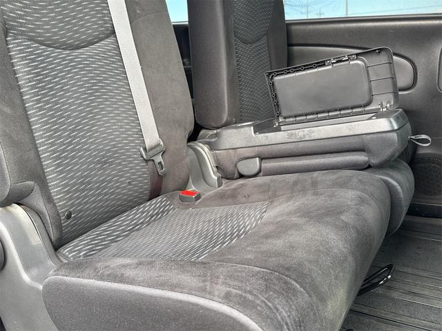 セレナ ２０Ｘ　Ｓ－ハイブリッド　ｉ－ｓｔｏｐ　両面パワースライド　ナビＴＶ　キーレスエントリー　横滑り防止機能　フルフラット　寒冷地仕様　ＡＢＳ　Ｃコントロール　３列シート　ダブルエアコン　ウォークスルー　ＰＳ　パワーウィンドウ（36枚目）