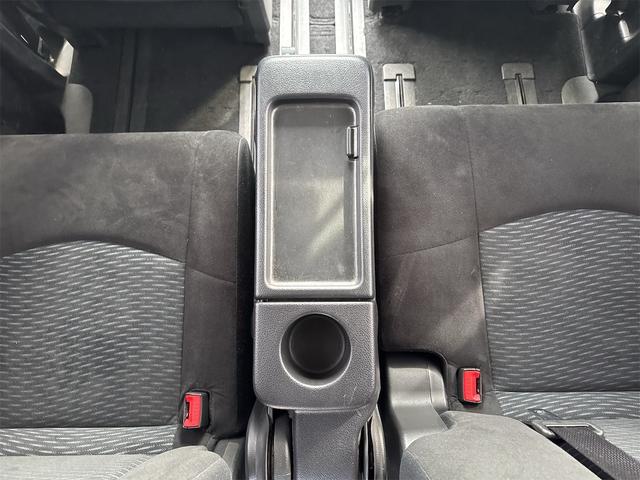 セレナ ２０Ｘ　Ｓ－ハイブリッド　ｉ－ｓｔｏｐ　両面パワースライド　ナビＴＶ　キーレスエントリー　横滑り防止機能　フルフラット　寒冷地仕様　ＡＢＳ　Ｃコントロール　３列シート　ダブルエアコン　ウォークスルー　ＰＳ　パワーウィンドウ（39枚目）