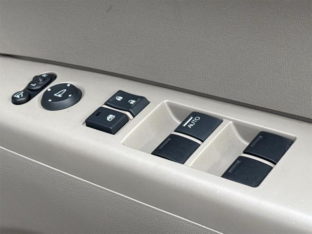 Ｎ－ＢＯＸ Ｇ・Ｌパッケージ　Ｉ－ＳＴＯＰ　ベンチ席　１オ－ナ－　全席ＰＷ　イモビライザー　ナビテレビ　１セグ　衝突安全ボディ　ＡＡＣ　横滑り防止　スマートキー　ＡＢＳ　ＥＴＣ　ＵＳＢ接続　キーレスＥ　片側電動両側スライドドア（19枚目）