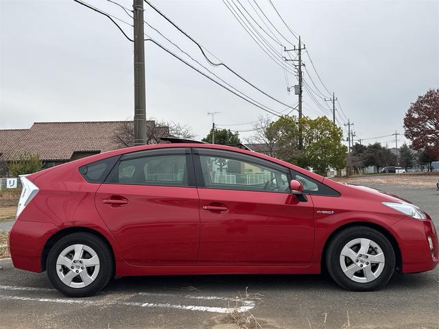 プリウス S ムーンルーフ ETC装備 Bモニタ- ワンセグ視聴可 AUTOライト BLUETOOTH アイドリングストップ搭載 ナビTV インテリキー イモビライザー 衝突安全ボディ 横スベリ防止 ABS(5枚目)