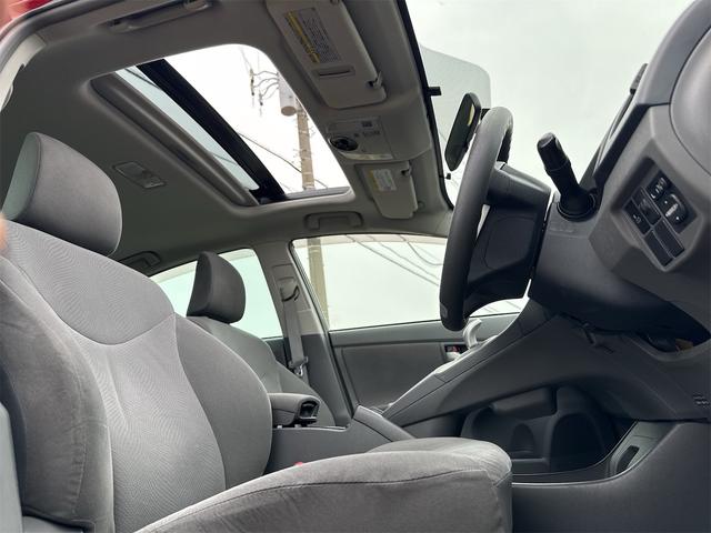 プリウス S ムーンルーフ ETC装備 Bモニタ- ワンセグ視聴可 AUTOライト BLUETOOTH アイドリングストップ搭載 ナビTV インテリキー イモビライザー 衝突安全ボディ 横スベリ防止 ABS(17枚目)