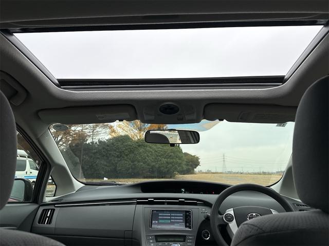 プリウス S ムーンルーフ ETC装備 Bモニタ- ワンセグ視聴可 AUTOライト BLUETOOTH アイドリングストップ搭載 ナビTV インテリキー イモビライザー 衝突安全ボディ 横スベリ防止 ABS(18枚目)