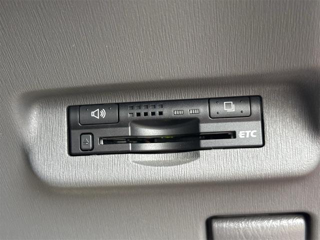 プリウス S ムーンルーフ ETC装備 Bモニタ- ワンセグ視聴可 AUTOライト BLUETOOTH アイドリングストップ搭載 ナビTV インテリキー イモビライザー 衝突安全ボディ 横スベリ防止 ABS(24枚目)
