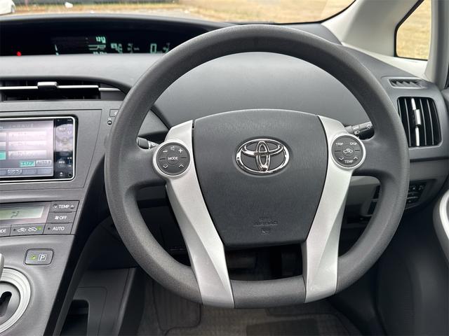 プリウス S ムーンルーフ ETC装備 Bモニタ- ワンセグ視聴可 AUTOライト BLUETOOTH アイドリングストップ搭載 ナビTV インテリキー イモビライザー 衝突安全ボディ 横スベリ防止 ABS(27枚目)