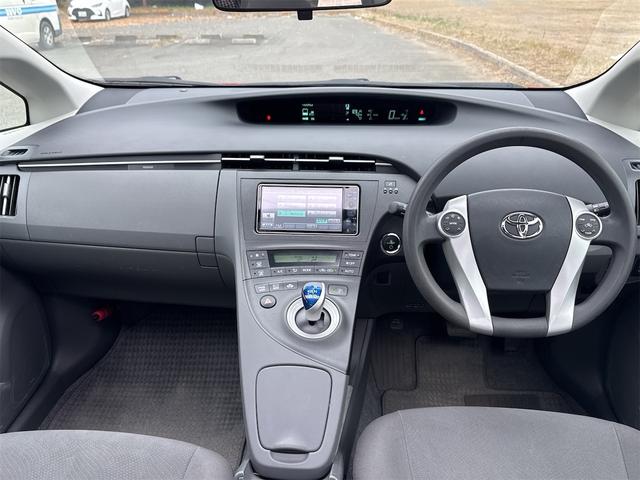 プリウス S ムーンルーフ ETC装備 Bモニタ- ワンセグ視聴可 AUTOライト BLUETOOTH アイドリングストップ搭載 ナビTV インテリキー イモビライザー 衝突安全ボディ 横スベリ防止 ABS(28枚目)