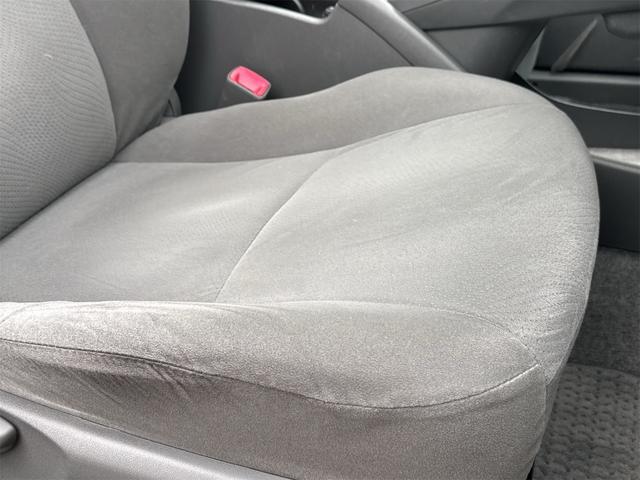 プリウス S ムーンルーフ ETC装備 Bモニタ- ワンセグ視聴可 AUTOライト BLUETOOTH アイドリングストップ搭載 ナビTV インテリキー イモビライザー 衝突安全ボディ 横スベリ防止 ABS(33枚目)