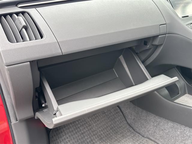 プリウス S ムーンルーフ ETC装備 Bモニタ- ワンセグ視聴可 AUTOライト BLUETOOTH アイドリングストップ搭載 ナビTV インテリキー イモビライザー 衝突安全ボディ 横スベリ防止 ABS(41枚目)