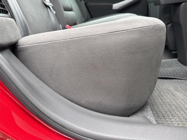 プリウス S ムーンルーフ ETC装備 Bモニタ- ワンセグ視聴可 AUTOライト BLUETOOTH アイドリングストップ搭載 ナビTV インテリキー イモビライザー 衝突安全ボディ 横スベリ防止 ABS(50枚目)