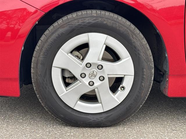 プリウス S ムーンルーフ ETC装備 Bモニタ- ワンセグ視聴可 AUTOライト BLUETOOTH アイドリングストップ搭載 ナビTV インテリキー イモビライザー 衝突安全ボディ 横スベリ防止 ABS(73枚目)