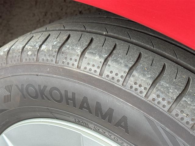 プリウス S ムーンルーフ ETC装備 Bモニタ- ワンセグ視聴可 AUTOライト BLUETOOTH アイドリングストップ搭載 ナビTV インテリキー イモビライザー 衝突安全ボディ 横スベリ防止 ABS(74枚目)