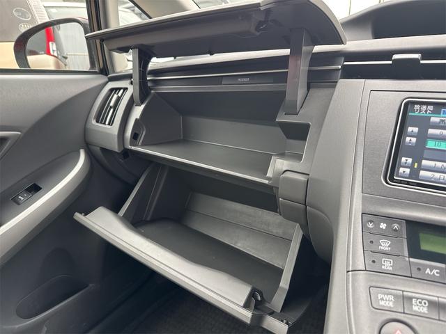 プリウス S ムーンルーフ ETC装備 Bモニタ- ワンセグ視聴可 AUTOライト BLUETOOTH アイドリングストップ搭載 ナビTV インテリキー イモビライザー 衝突安全ボディ 横スベリ防止 ABS(77枚目)