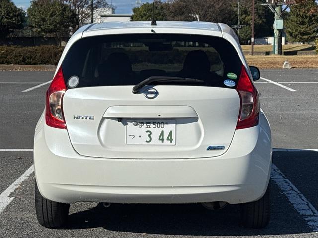 ノート Ｘ　ＤＩＧ－Ｓ　エマージェンシーブレーキパッケージ　Ｂｌｕｅｔｏｏｔｈオーディオ　ＶＤＣ　レーンアシスト　ＥＴＣ　キーレスエントリー　ナビＴＶ　ＡＢＳ　エマージェンシブレーキ　セキュリティーアラーム　フルセグ地デジ　インテリキ－　リアカメラ（6枚目）