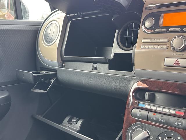 アルトラパン Ｇ　プッシュスタート　ＷＳＲＳ　パワーウィンドゥ　セキュリティアラーム　パワステ　ＡＢＳ　エアコン　運転席エアバッグ　衝突安全ボディ（20枚目）